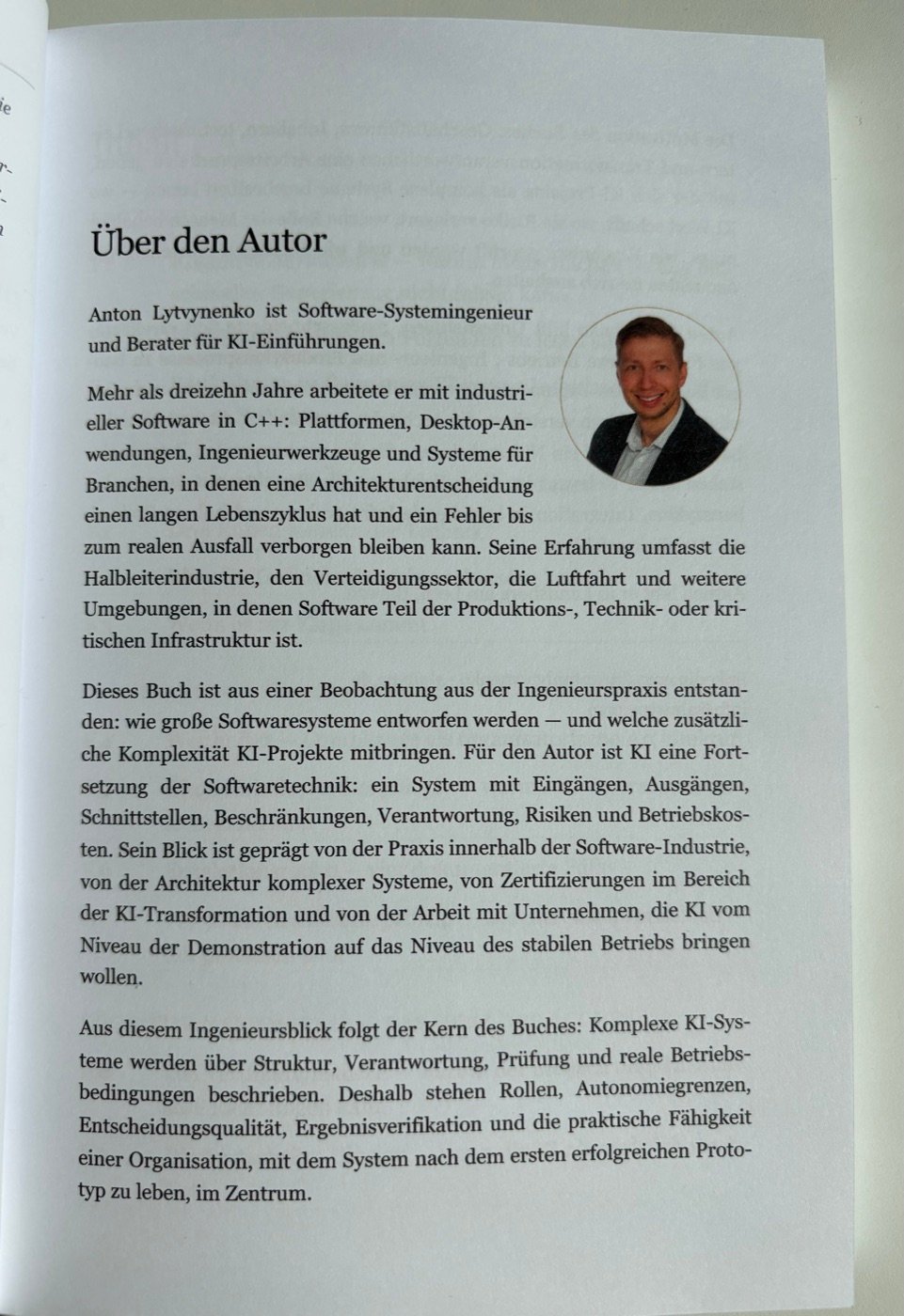 Über den Autor — Buchseite
